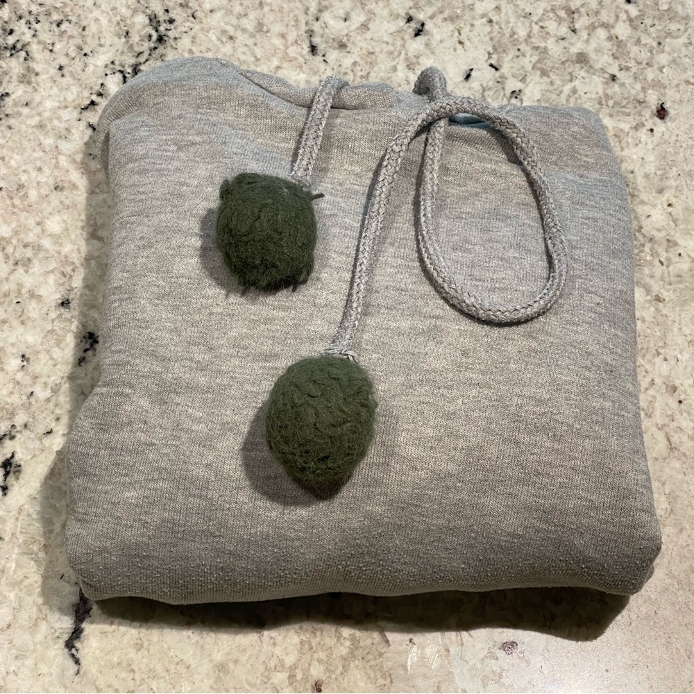 Cropped Light Gray Hoodie